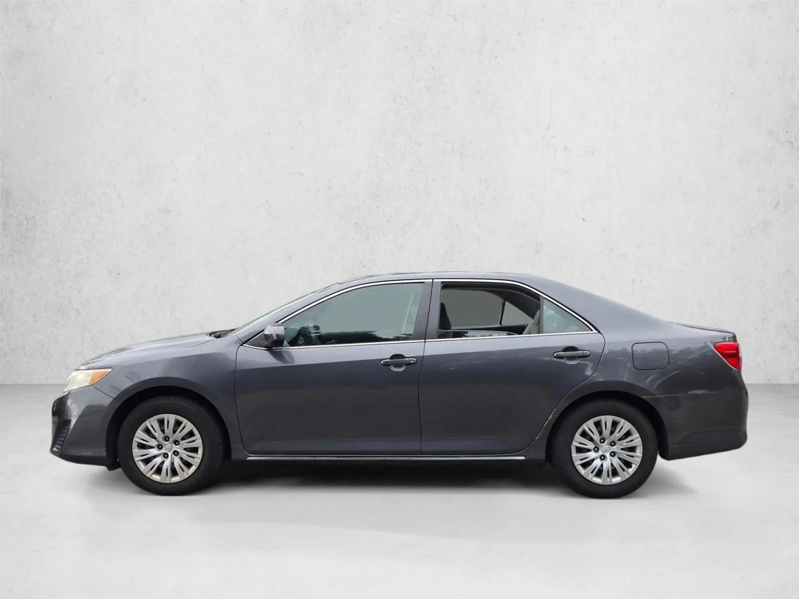 2012 Toyota Camry 4dr Sdn I4 Auto LE (Natl) photo 9