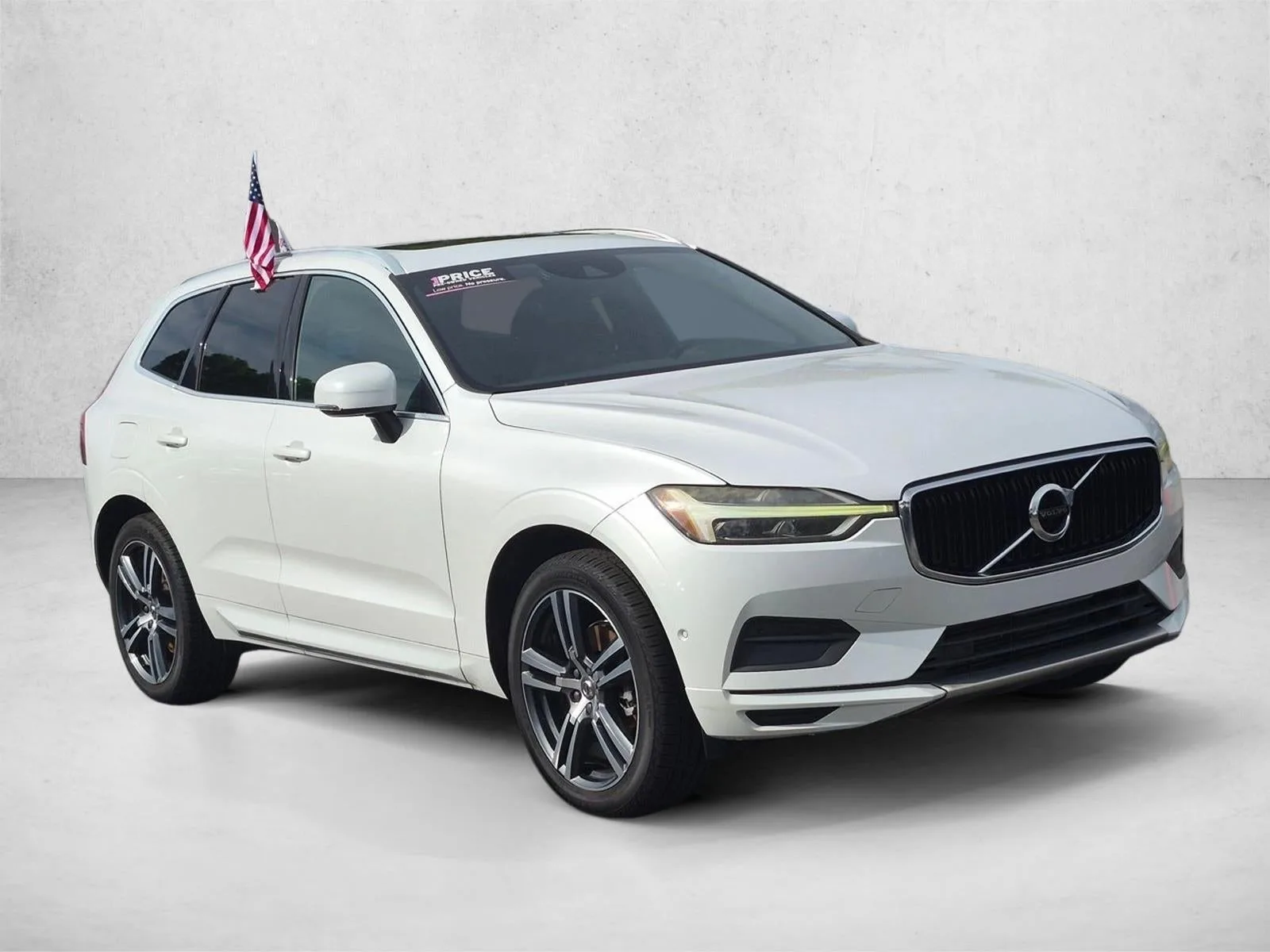 2019 Volvo XC60 T5 Momentum photo 3