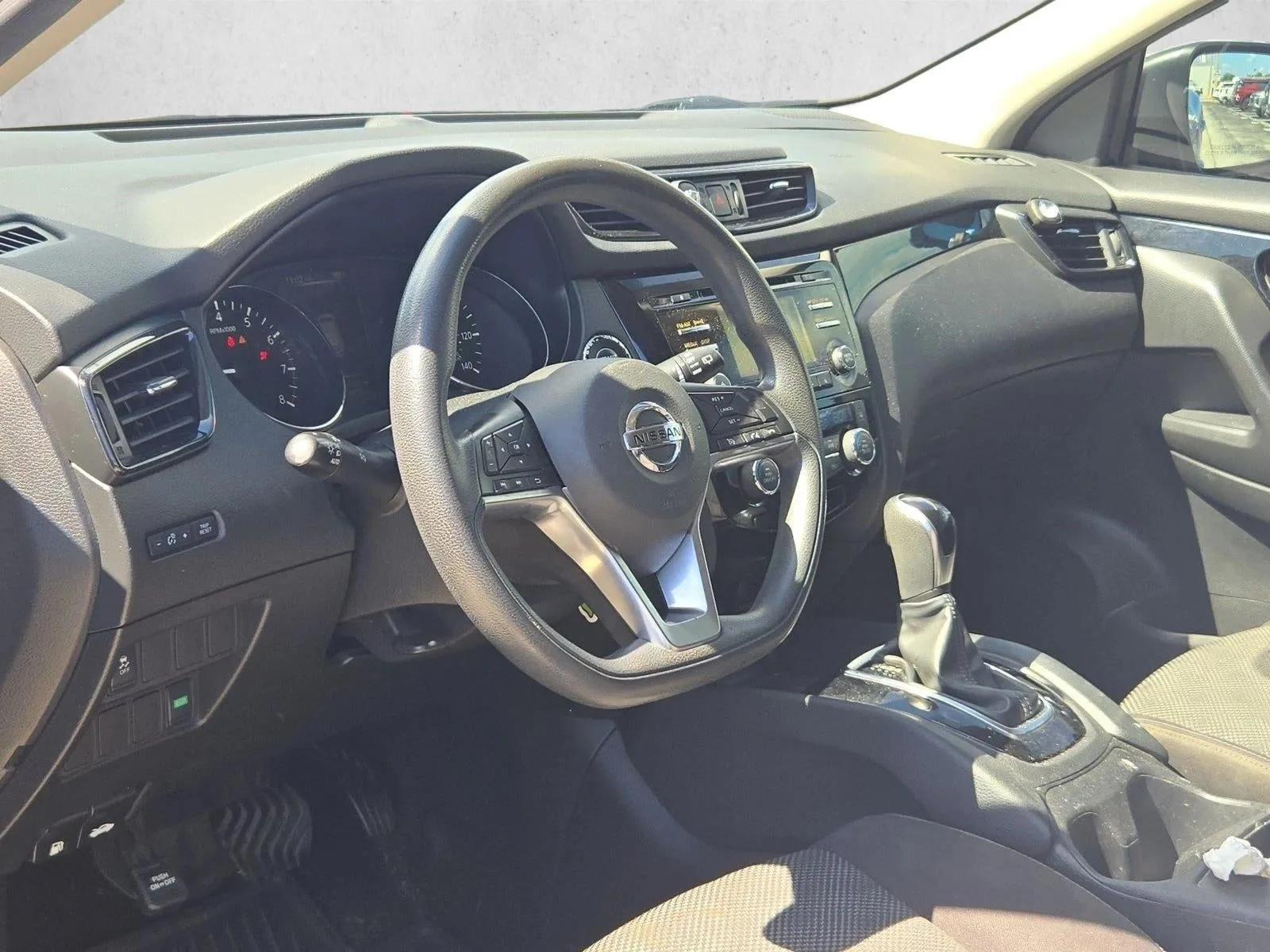 2017 Nissan Rogue Sport SV photo 9