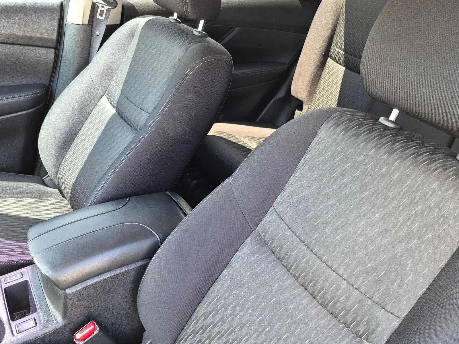 2017 Nissan Rogue 2017.5 FWD SV photo 12