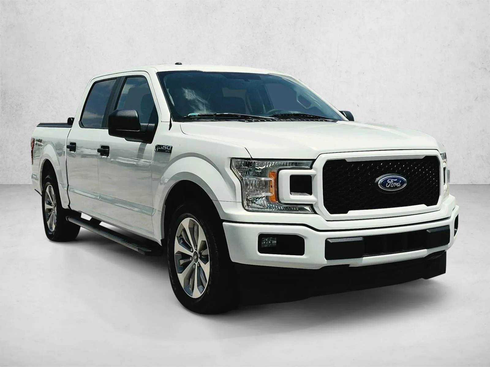 2018 Ford F-150 XL 2WD SuperCrew 5.5' Box photo 3