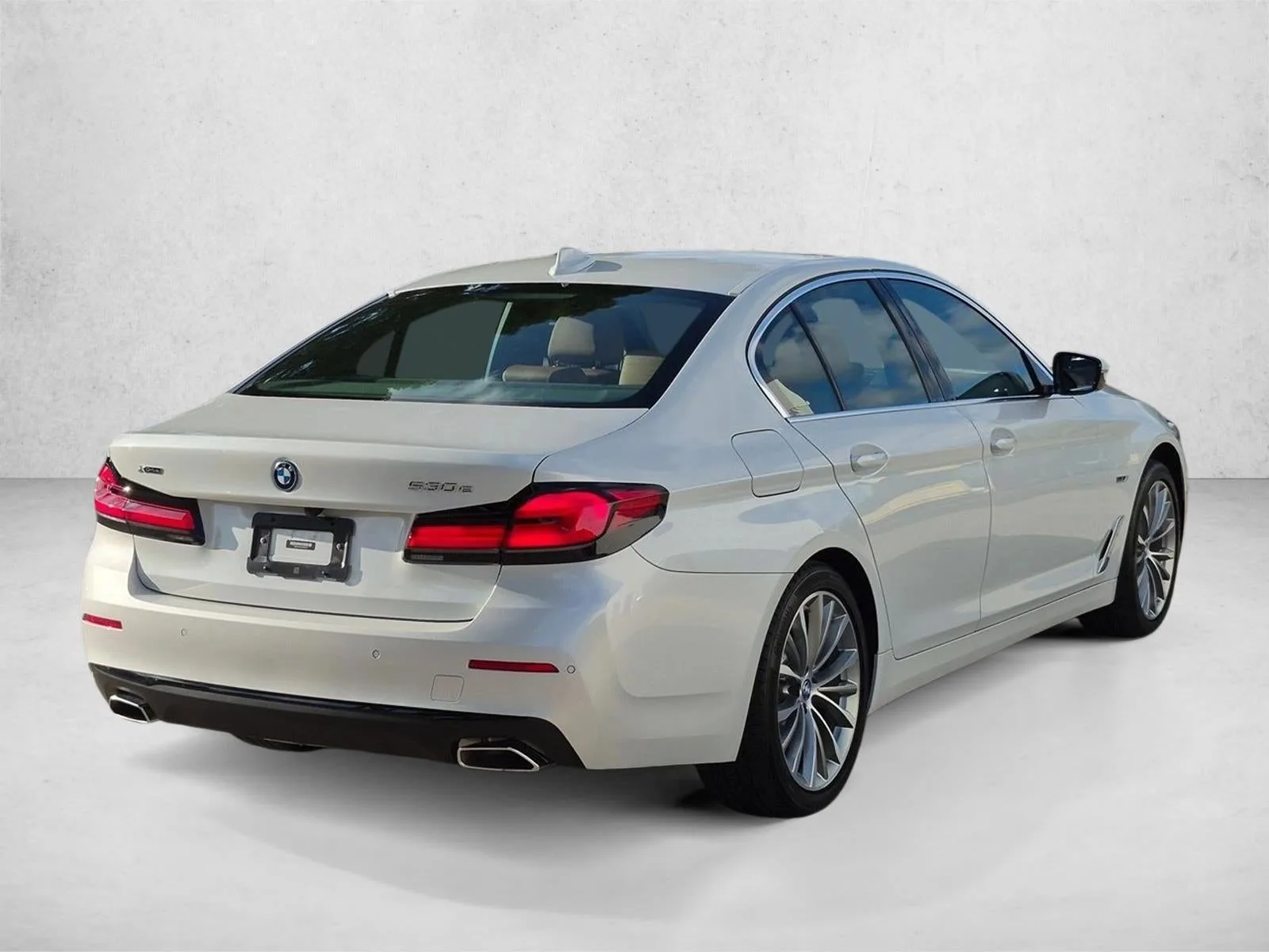 2023 BMW 530e xDrive photo 4