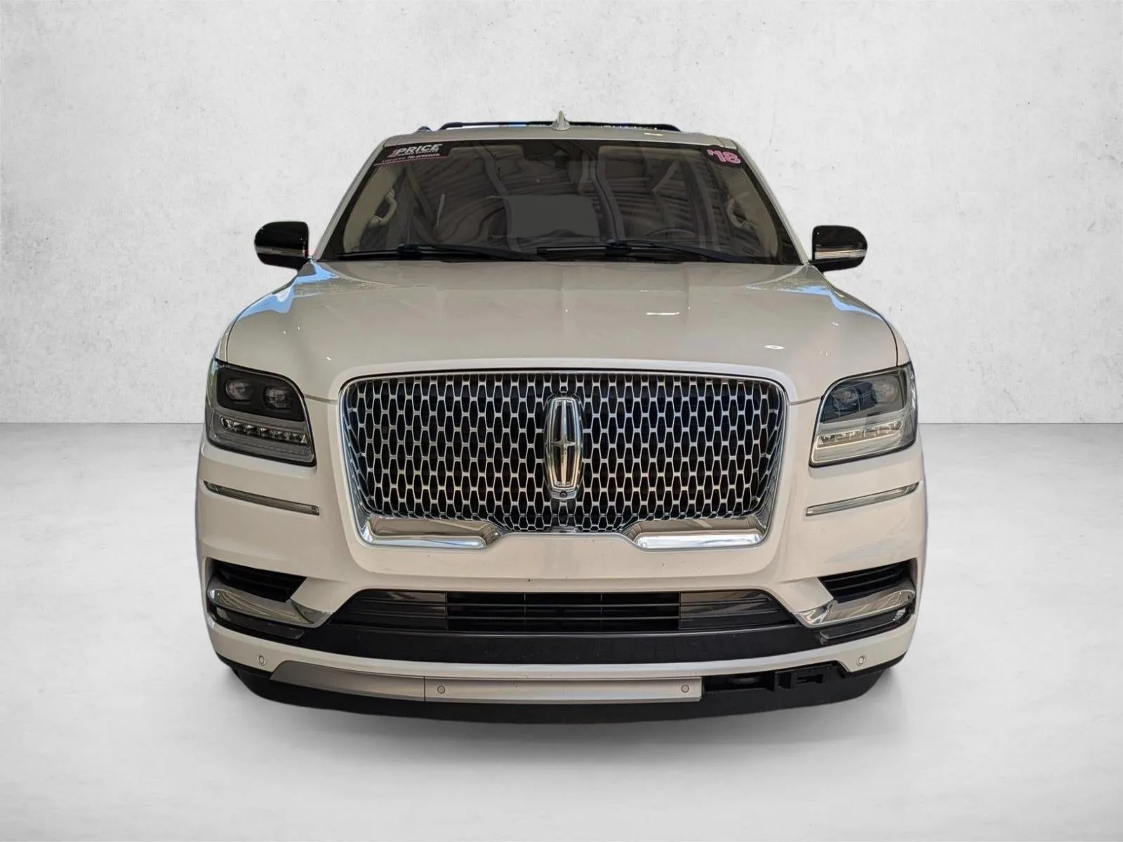 2018 Lincoln Navigator L 4x4 Reserve photo 2