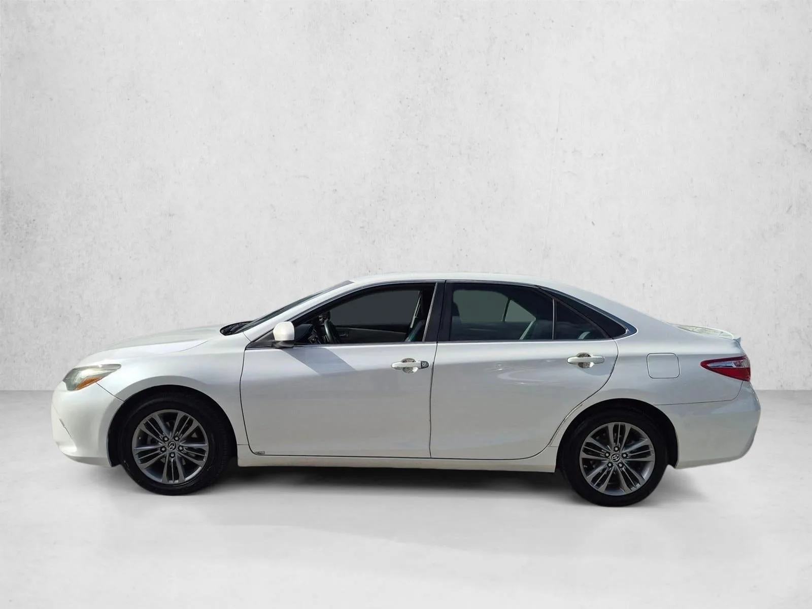 2015 Toyota Camry 4dr Sdn I4 Auto SE (SE) photo 8