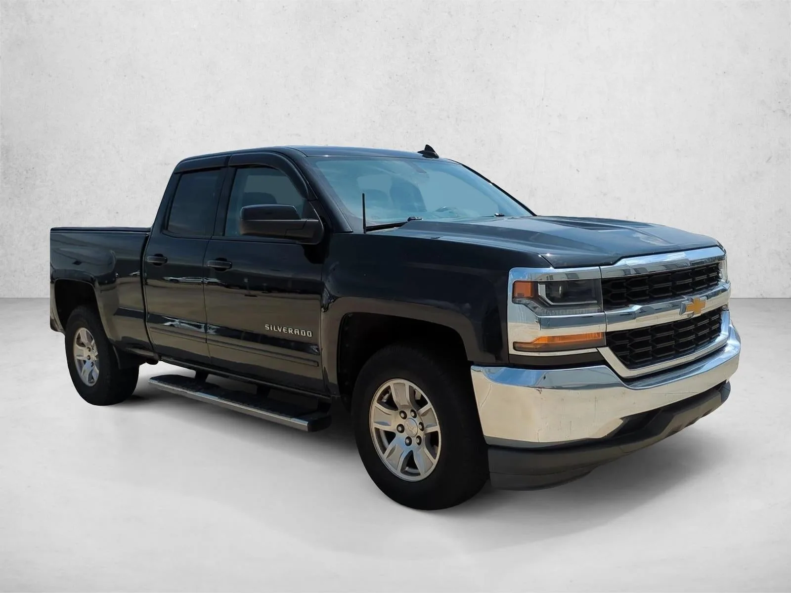 2019 Chevrolet Silverado 1500 LD Double Cab Standard Box 2-Wheel Drive LT photo 3