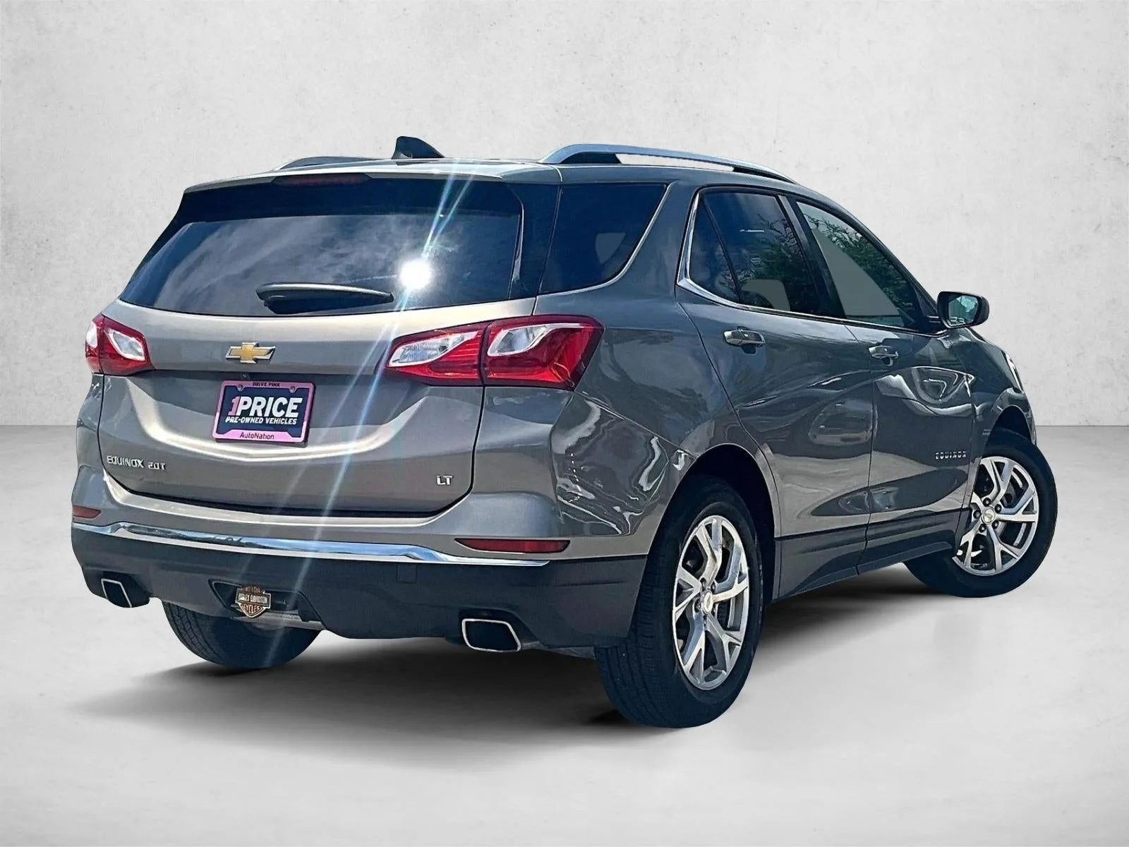 2019 Chevrolet Equinox LT photo 2