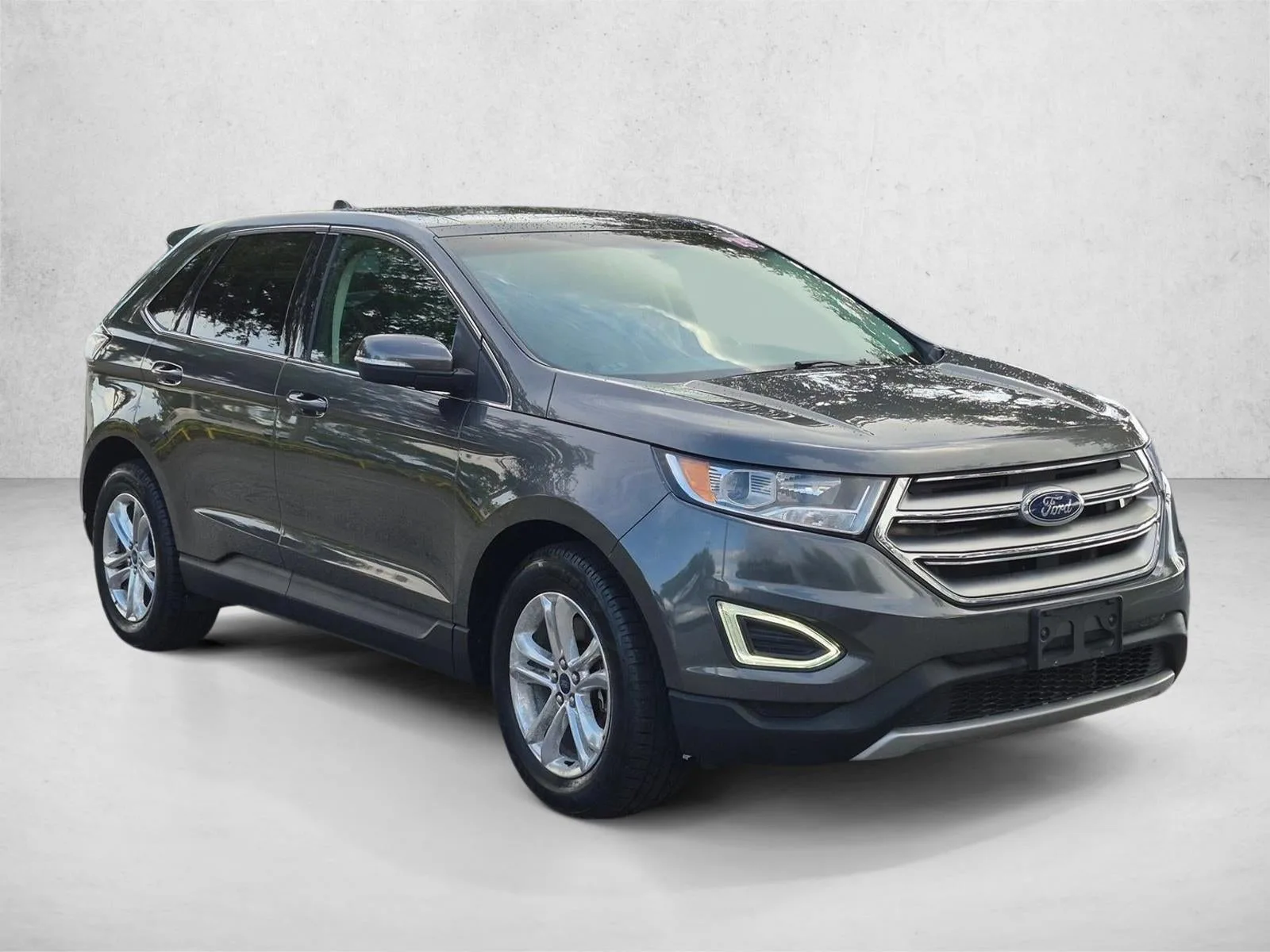 2015 Ford Edge 4dr SEL AWD photo 3