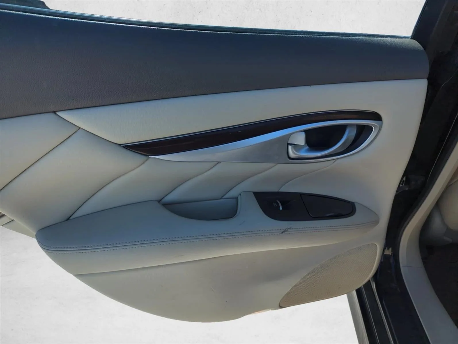 2012 INFINITI M37 x AWD photo 8