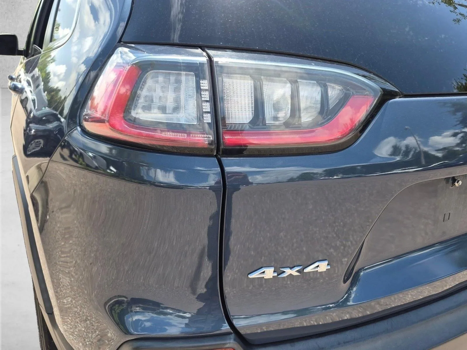 2021 Jeep Cherokee Latitude Lux 4x4 photo 6