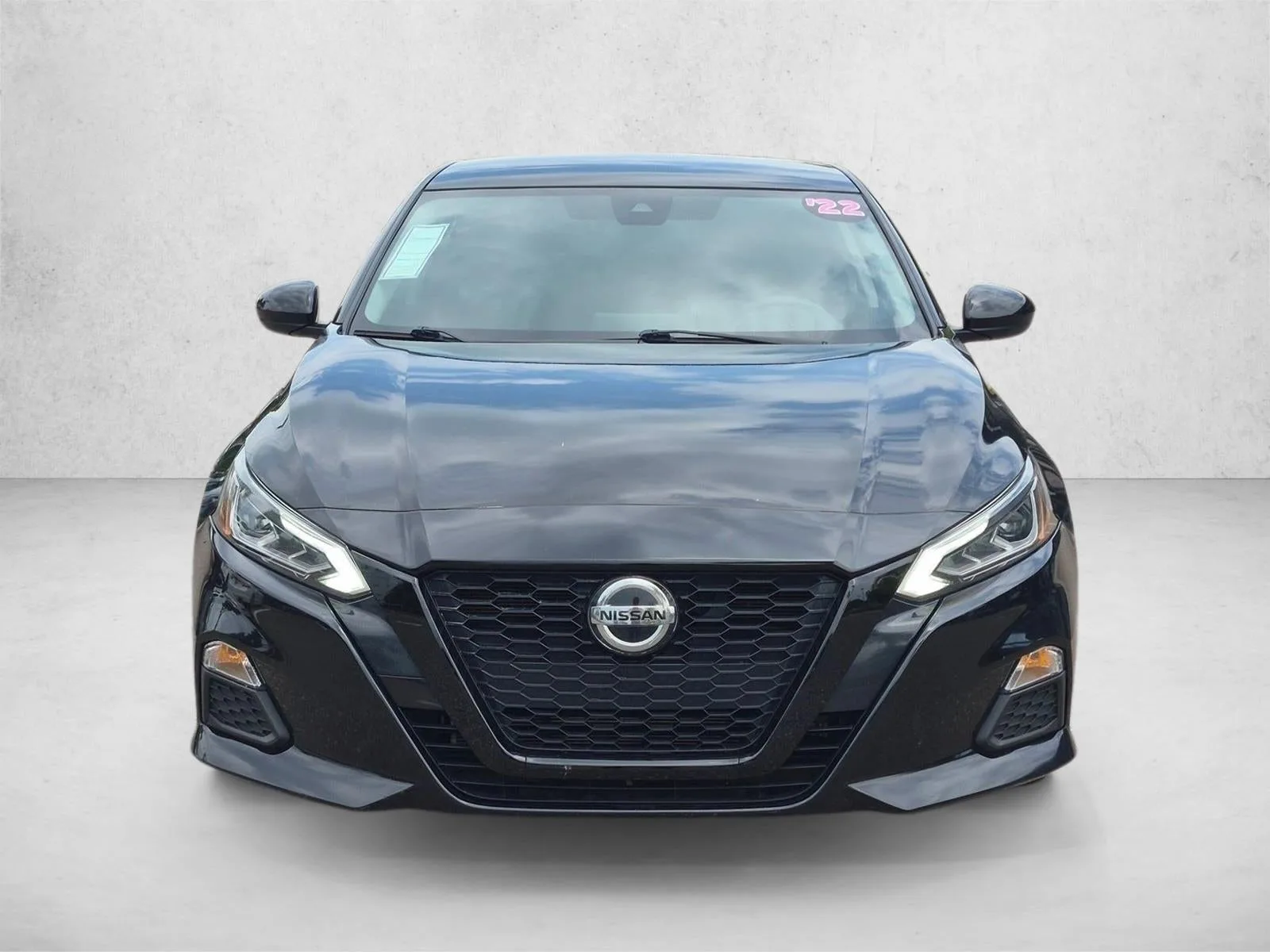 2022 Nissan Altima 2.5 SV Sedan photo 2