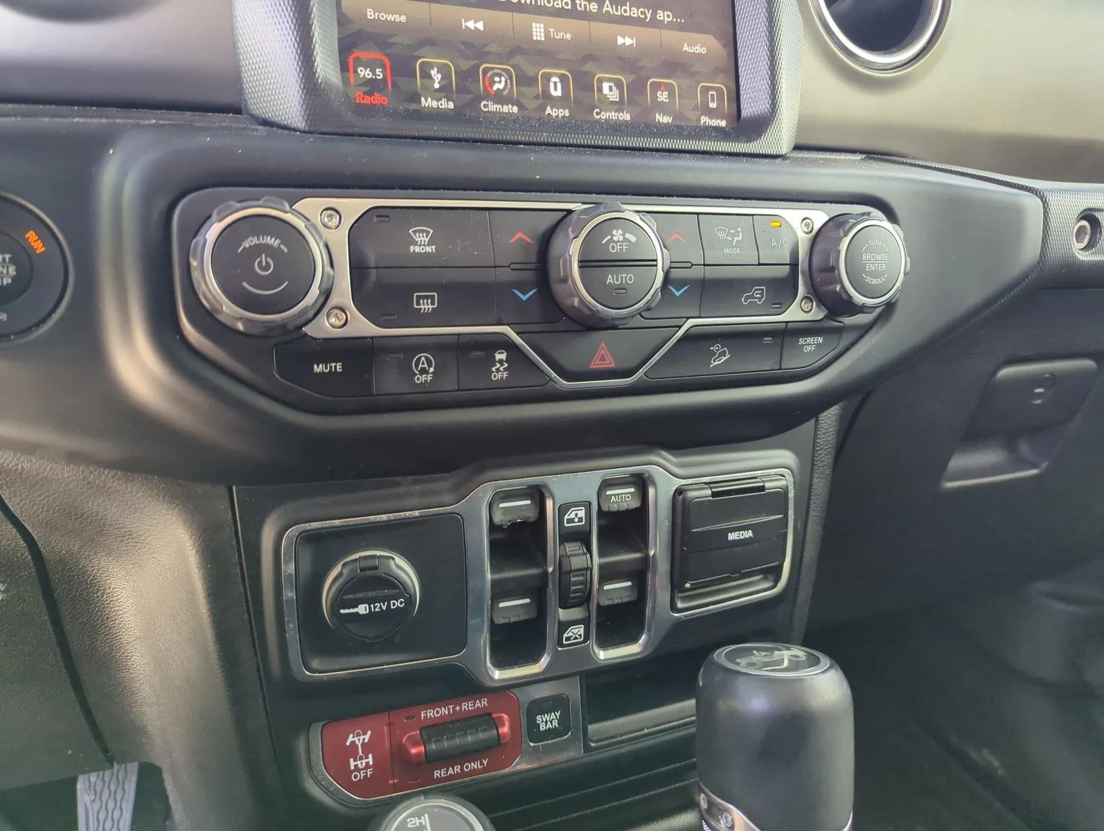 2018 Jeep Wrangler Unlimited Rubicon 4x4 photo 11