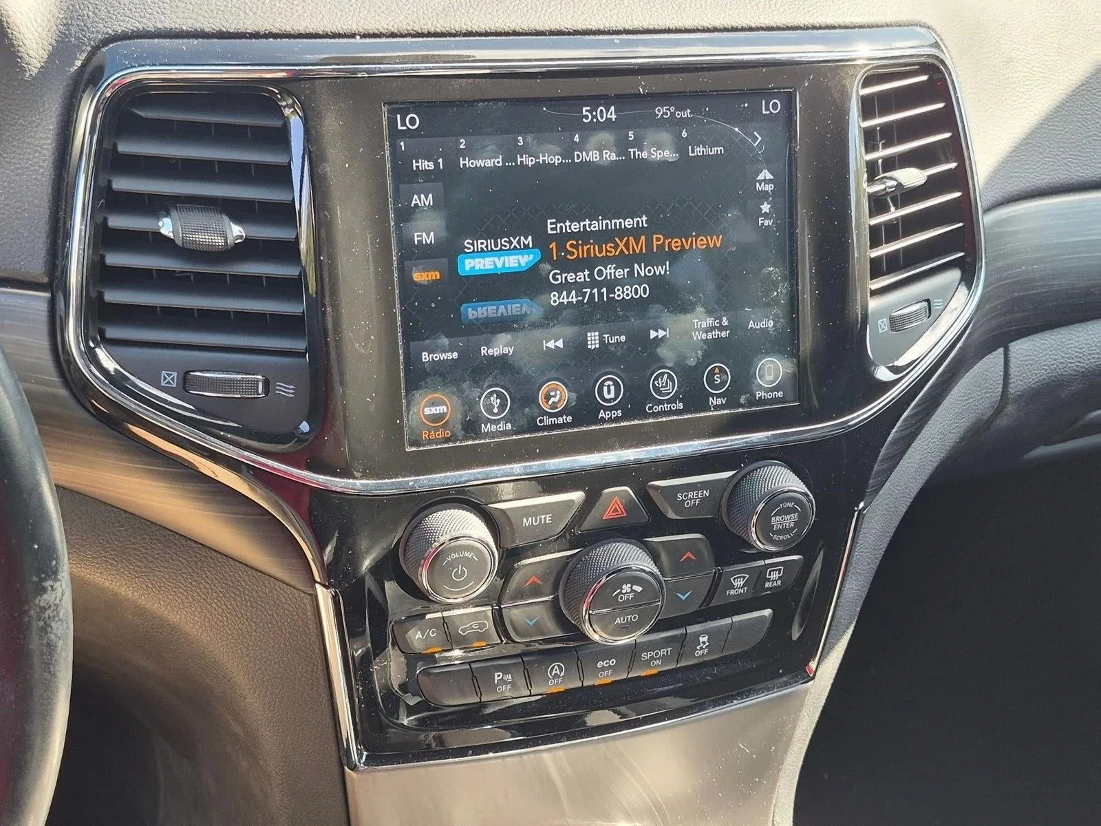 2019 Jeep Grand Cherokee Altitude 4x2 photo 8