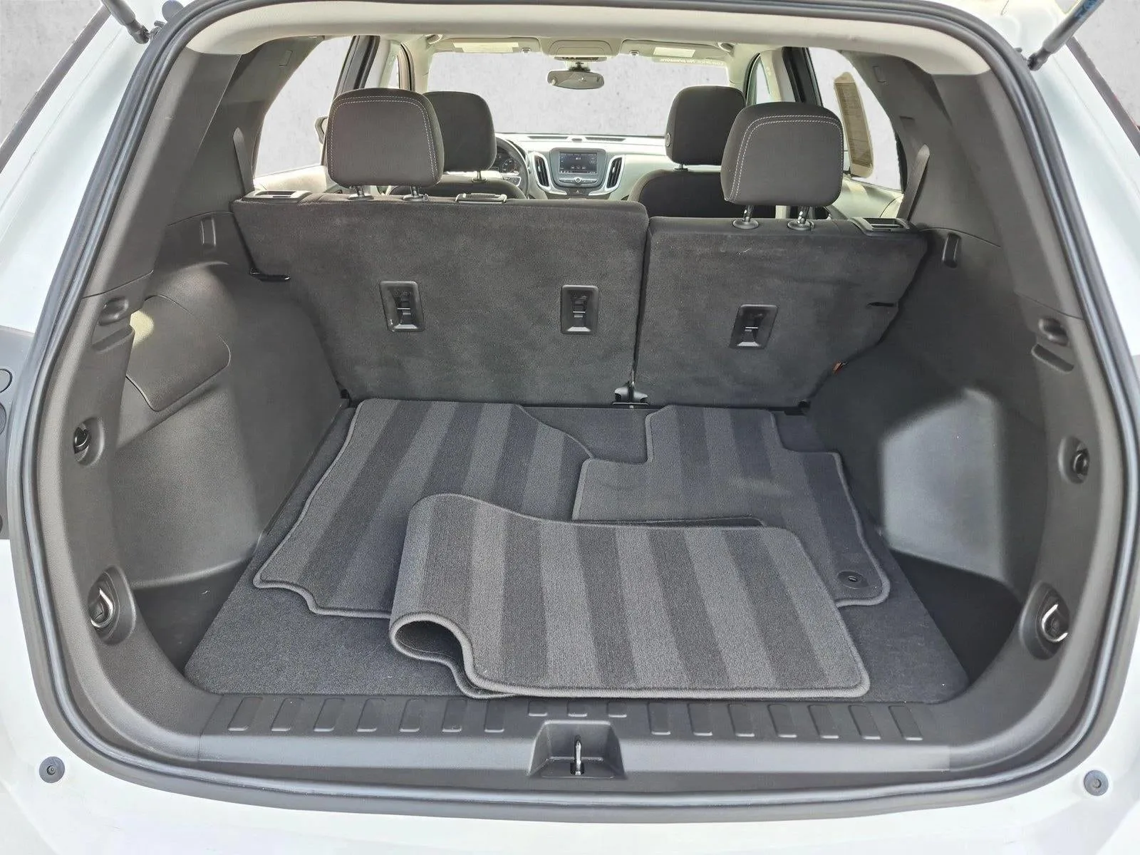 2021 Chevrolet Equinox LS photo 6