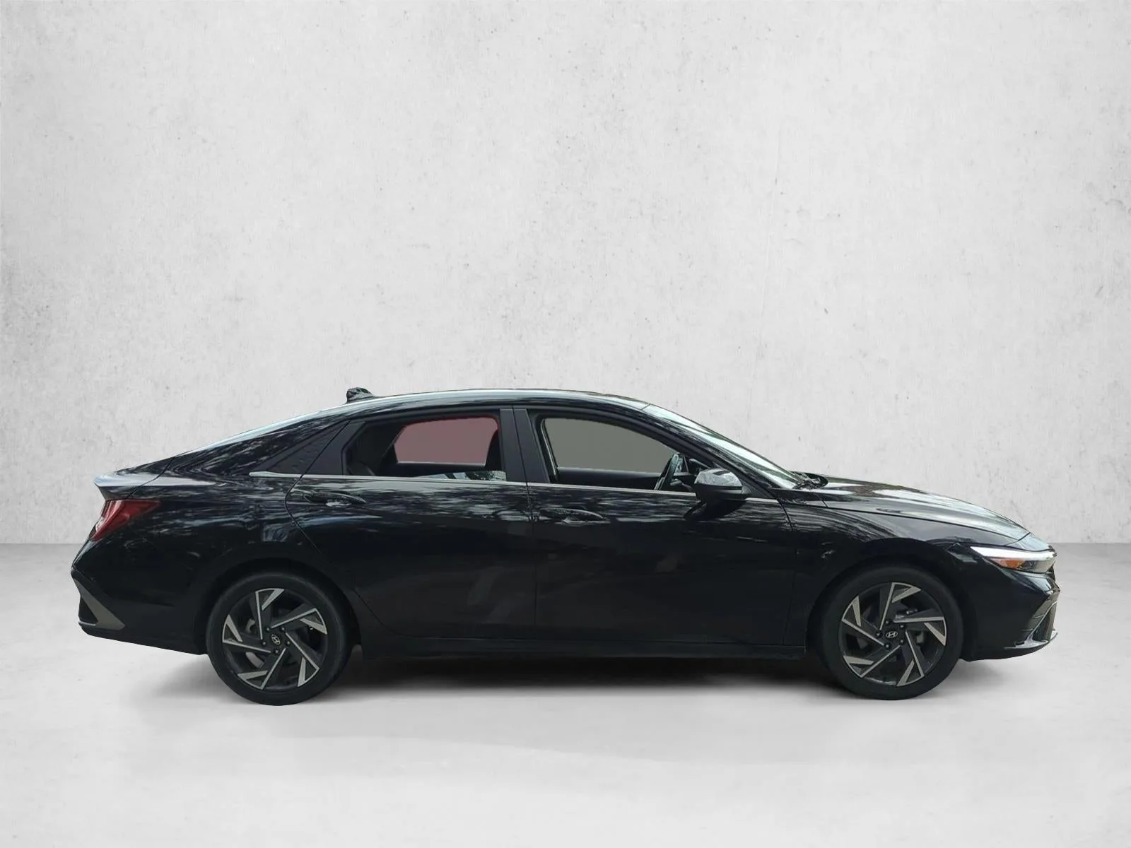 2025 Hyundai ELANTRA SEL Convenience IVT photo 4