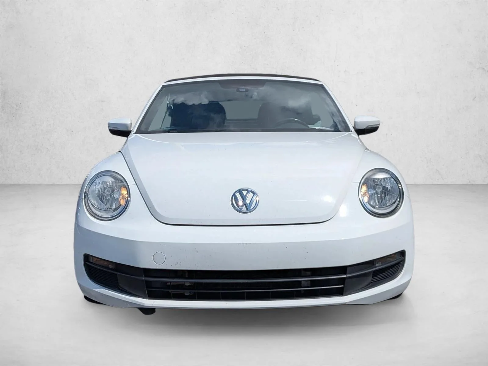 2016 Volkswagen Beetle Convertible 2dr Auto 1.8T S photo 3