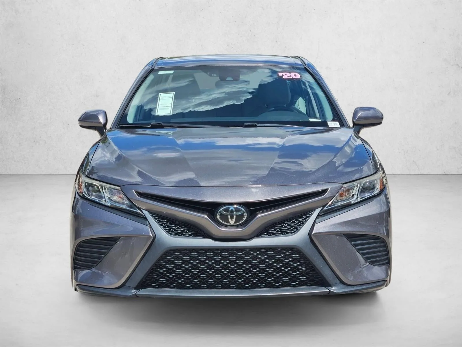 2020 Toyota Camry SE Auto (SE) photo 2