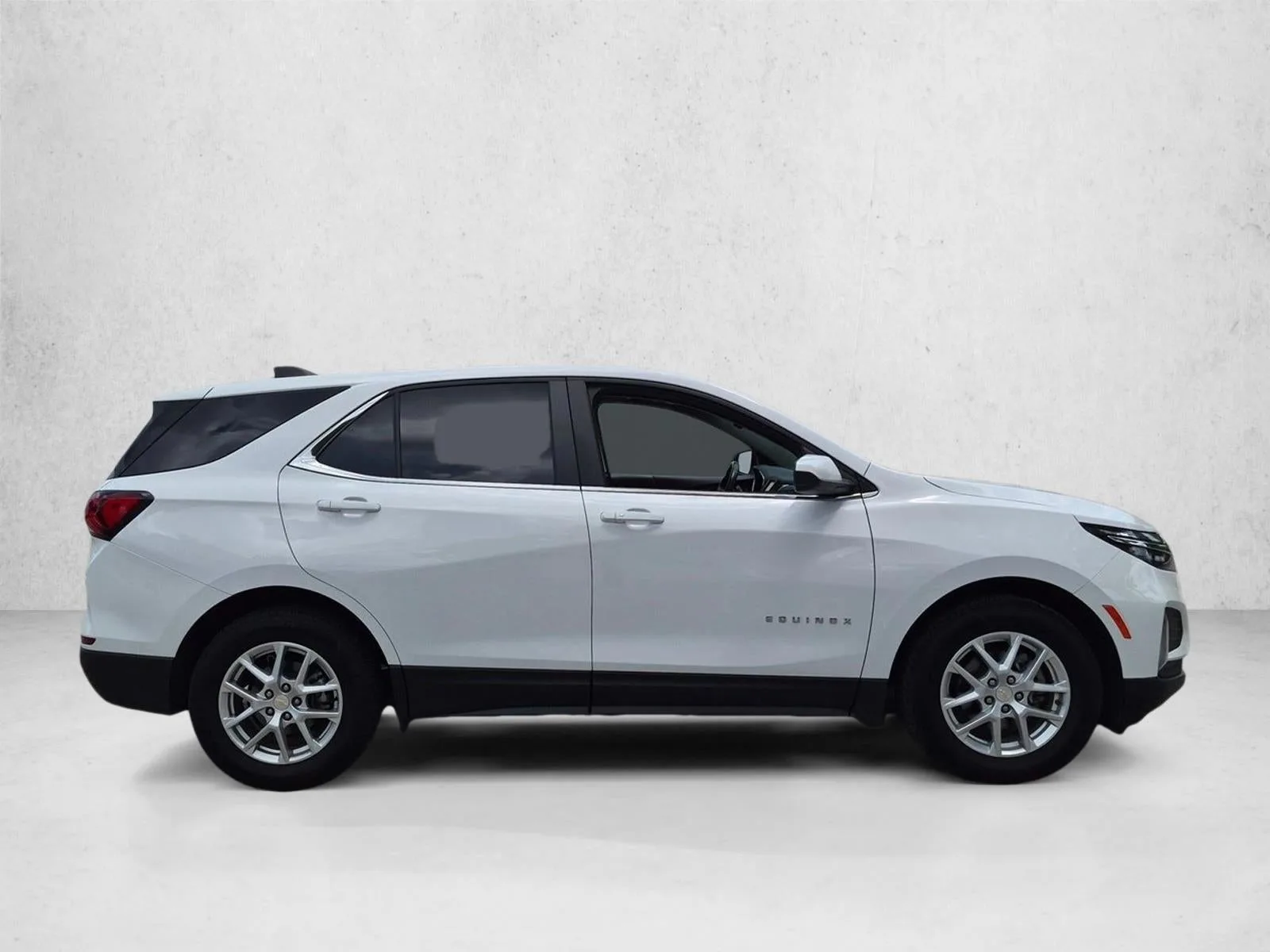 2022 Chevrolet Equinox LT photo 3