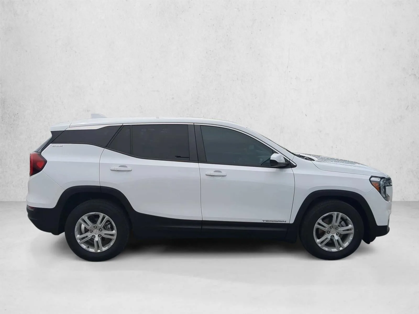 2023 GMC Terrain SLE photo 4