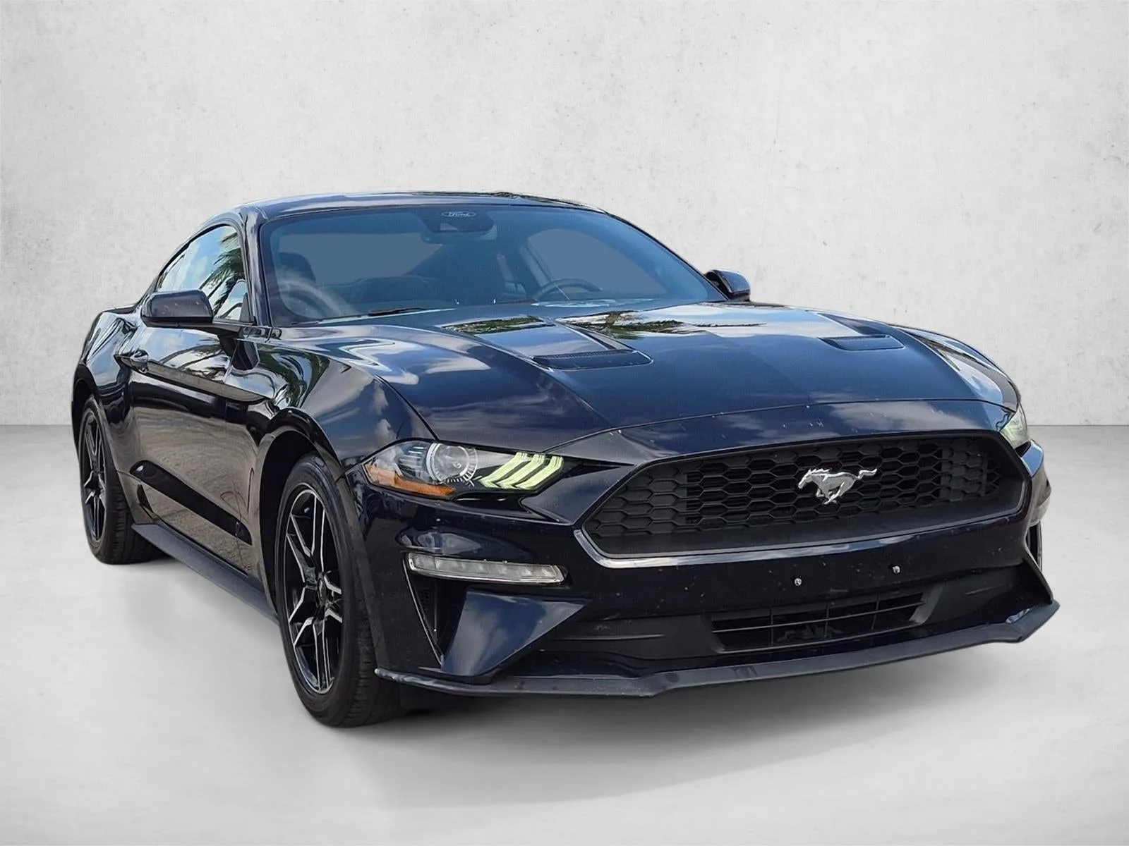 2021 Ford Mustang EcoBoost Fastback photo 3