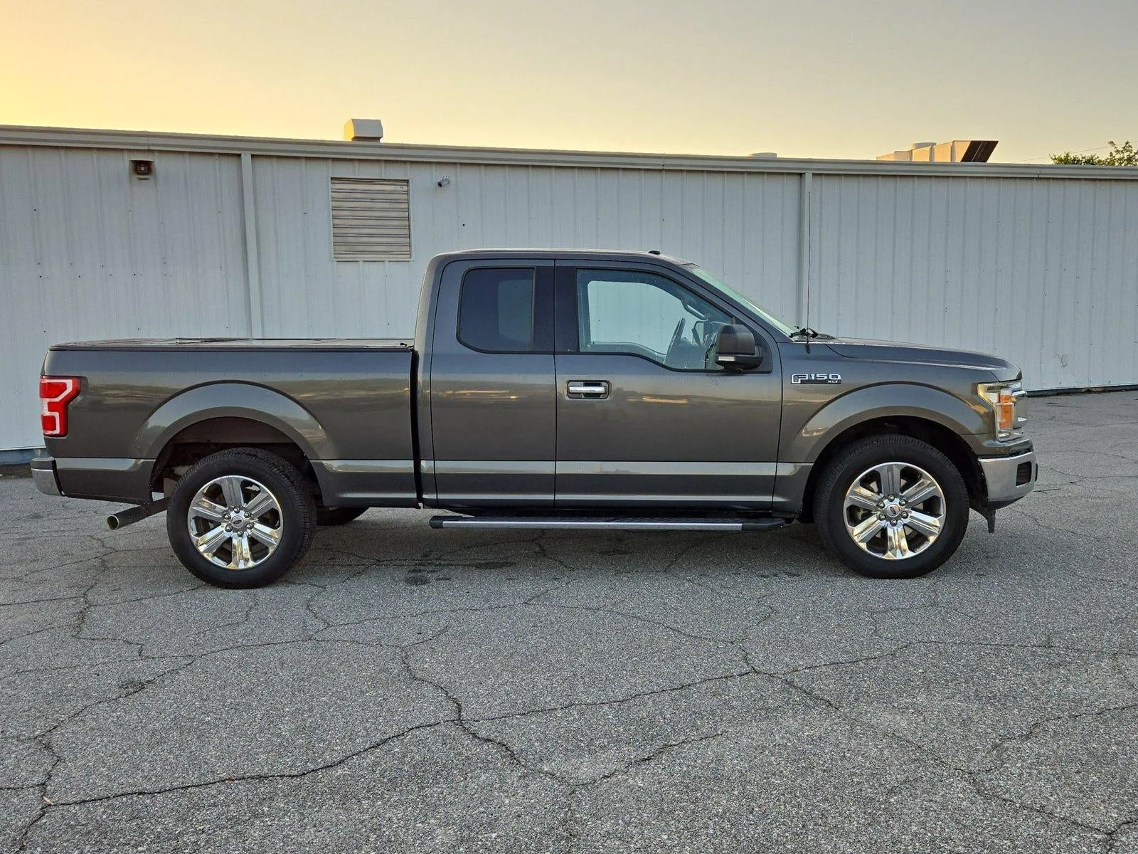 2018 Ford F-150 XLT 2WD SuperCab 6.5' Box photo 4