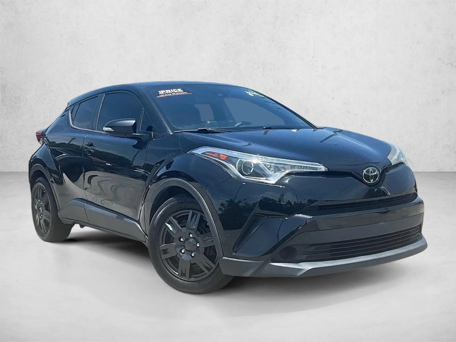 2019 Toyota C-HR LE photo 12