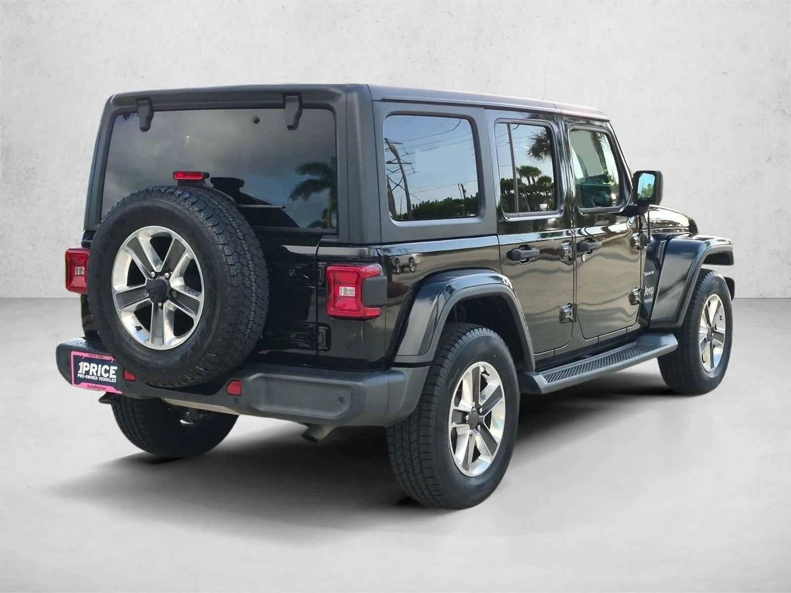 2018 Jeep Wrangler Unlimited Sahara 4x4 photo 5