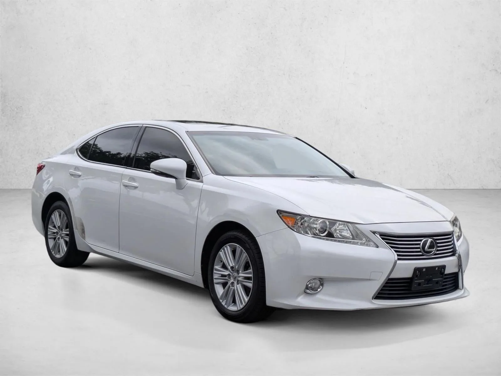 2014 Lexus ES 350 4dr Sdn photo 3