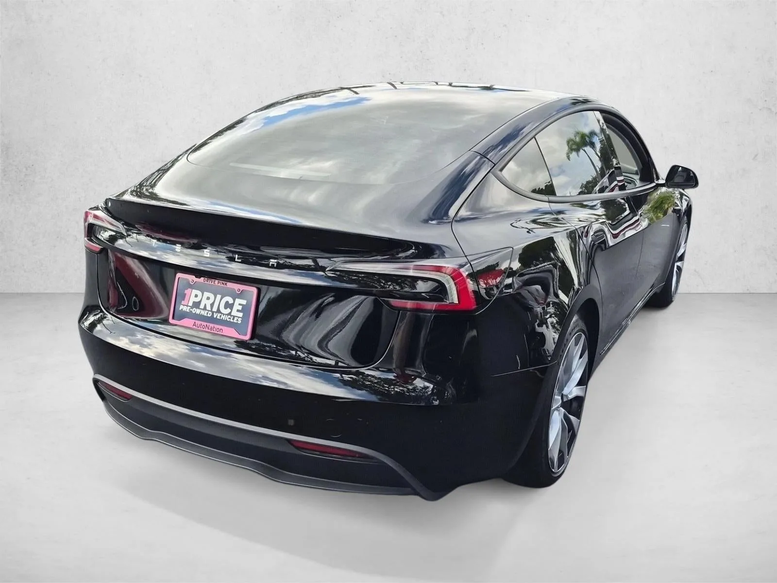 2025 Tesla Model 3 Long Range photo 5