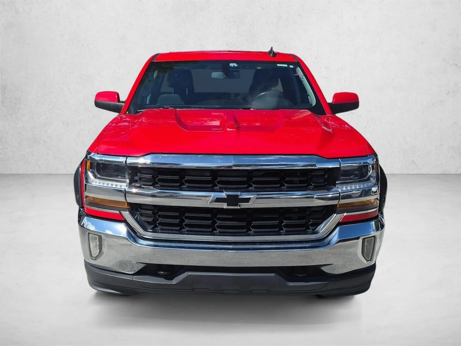 2016 Chevrolet Silverado 1500 LT photo 2