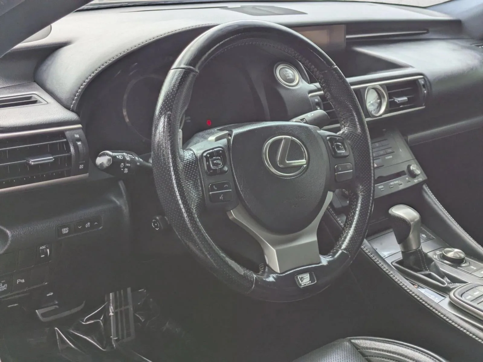 2016 Lexus RC Turbo 2dr Cpe F SPORT photo 10