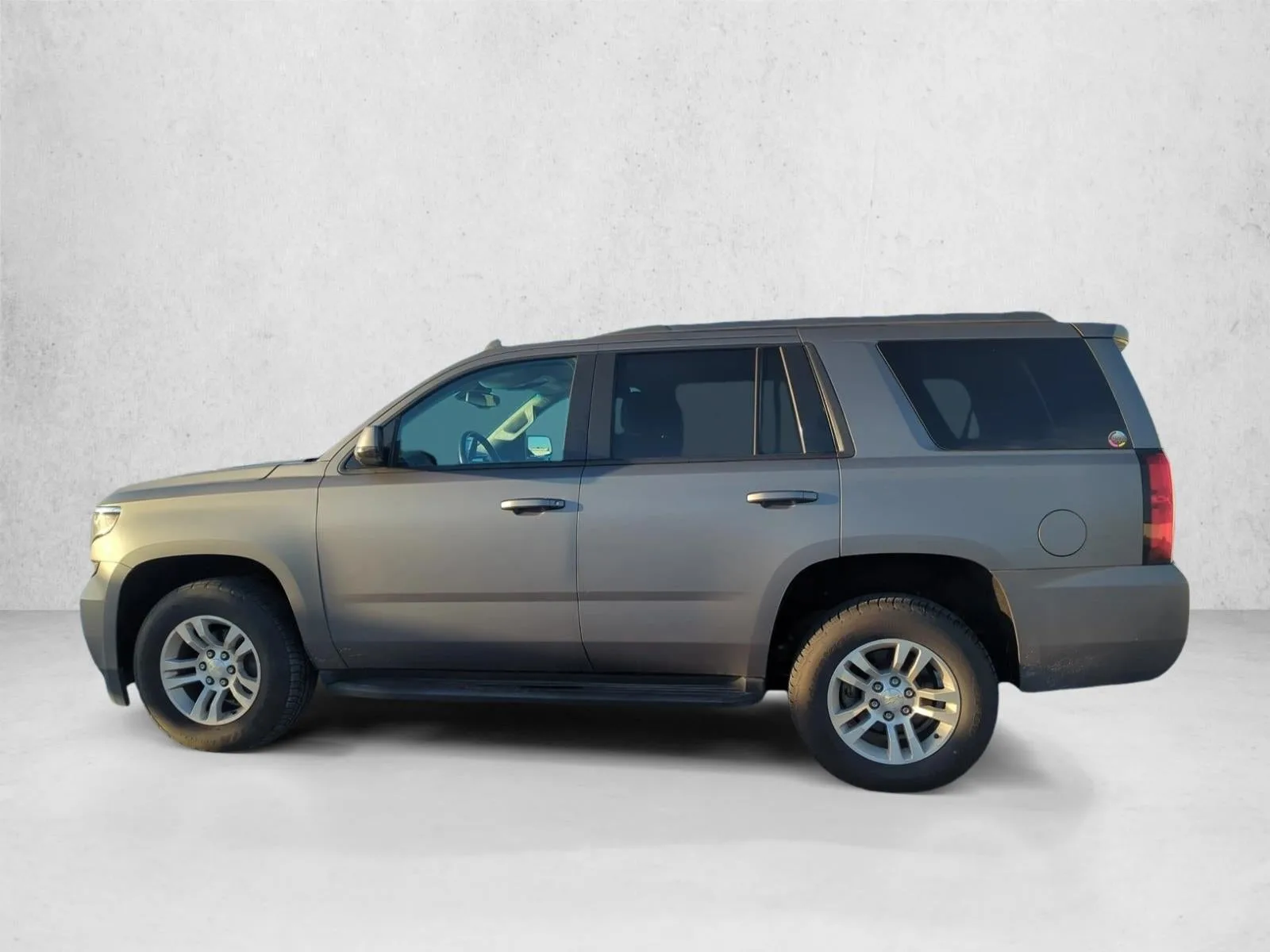 2017 Chevrolet Tahoe 4WD LT photo 7