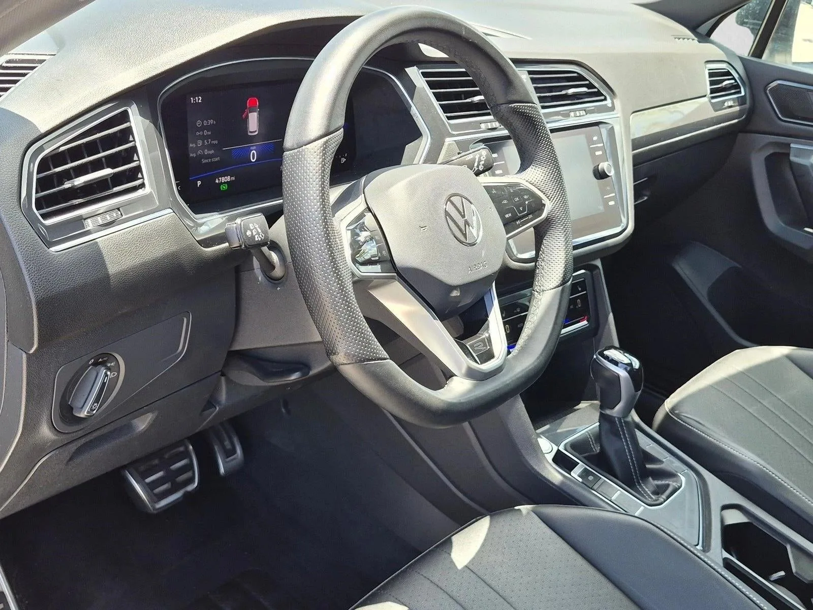 2022 Volkswagen Tiguan 2.0T SE R-Line Black FWD photo 9