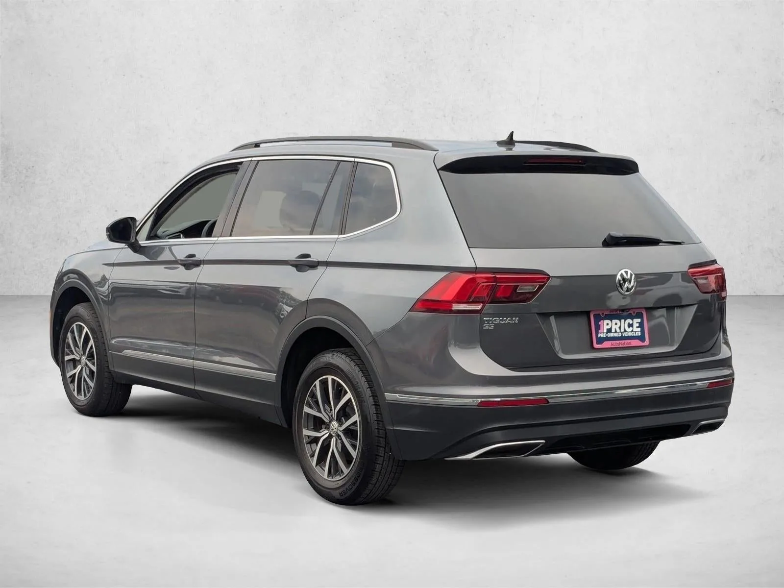 2020 Volkswagen Tiguan 2.0T SEL photo 7