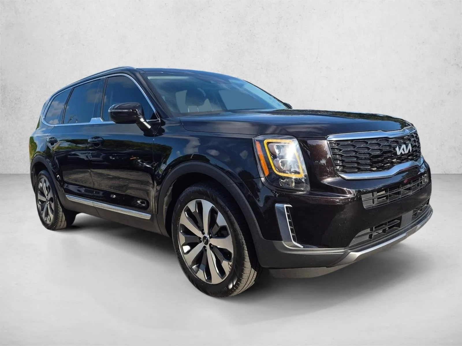 2022 Kia Telluride EX photo 3