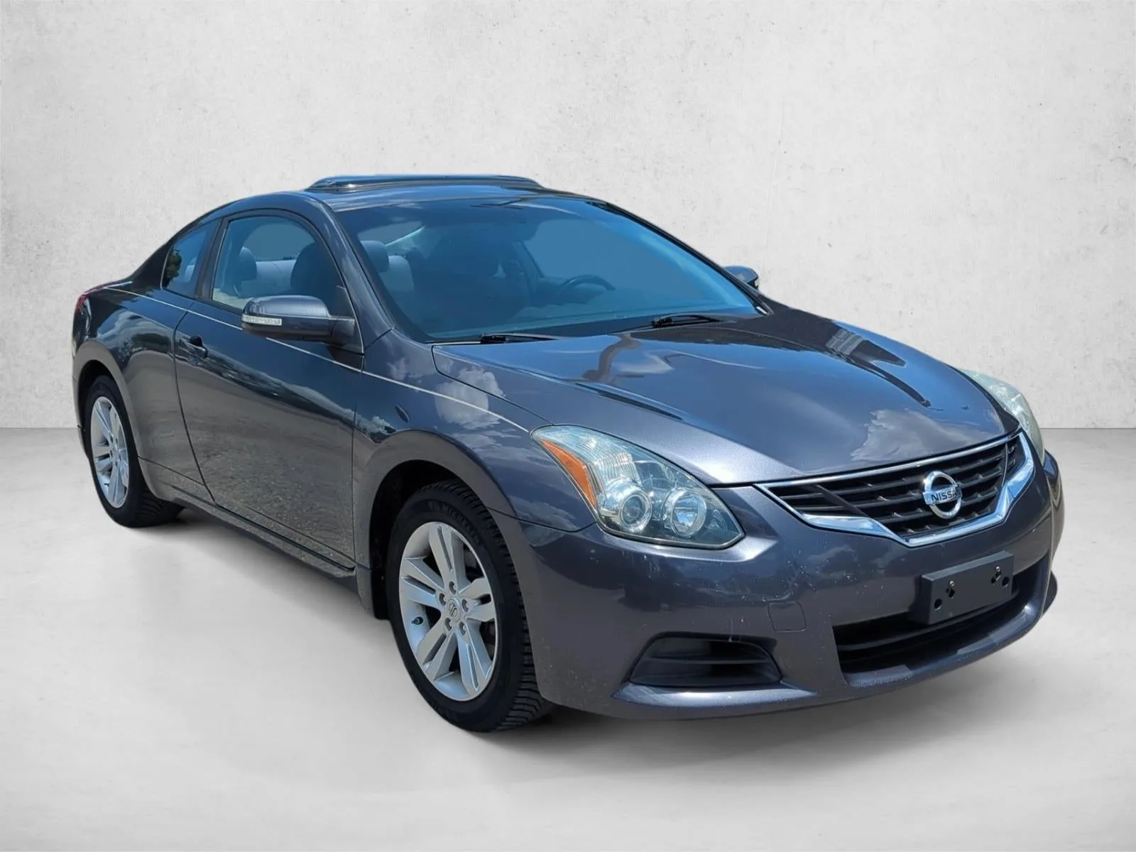2013 Nissan Altima 2dr Cpe I4 2.5 S photo 3