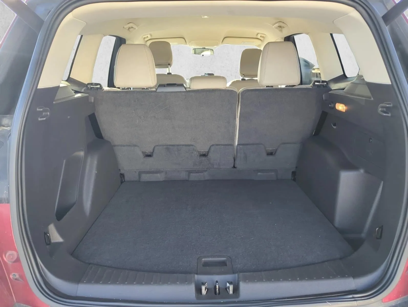 2019 Ford Escape SEL 4WD photo 5