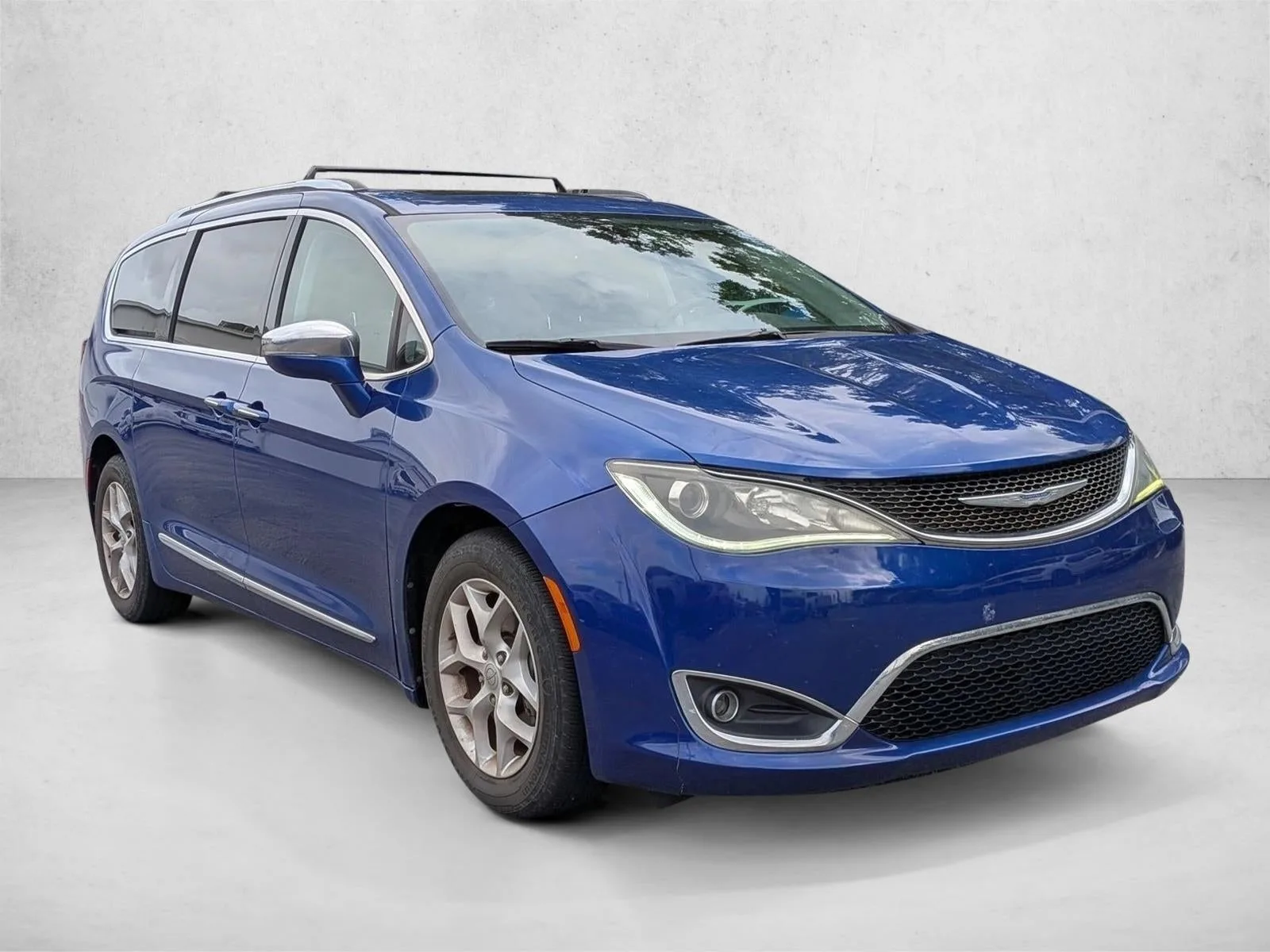 2020 Chrysler Pacifica Limited FWD photo 4