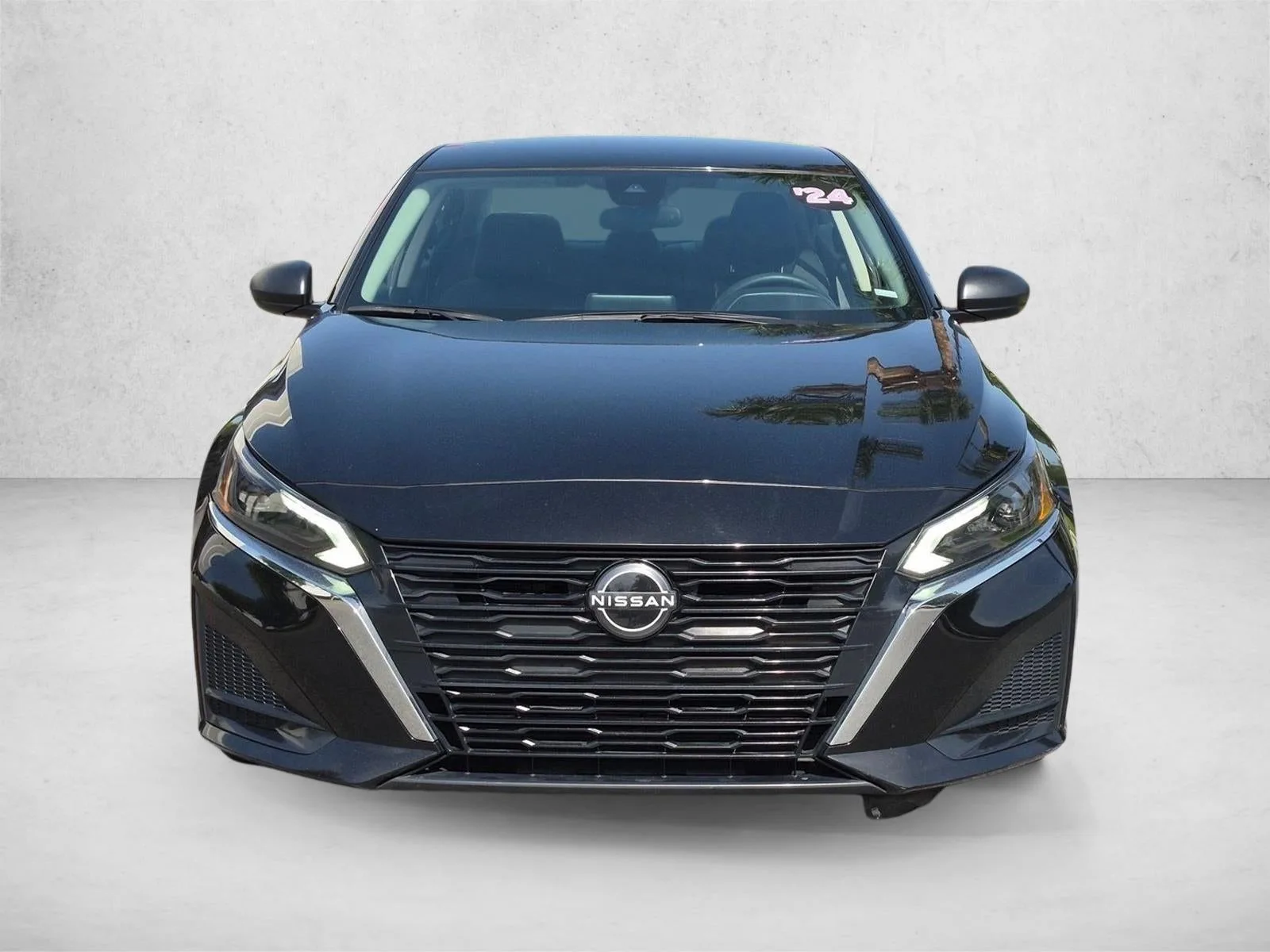 2024 Nissan Altima 2.5 SV Sedan photo 2