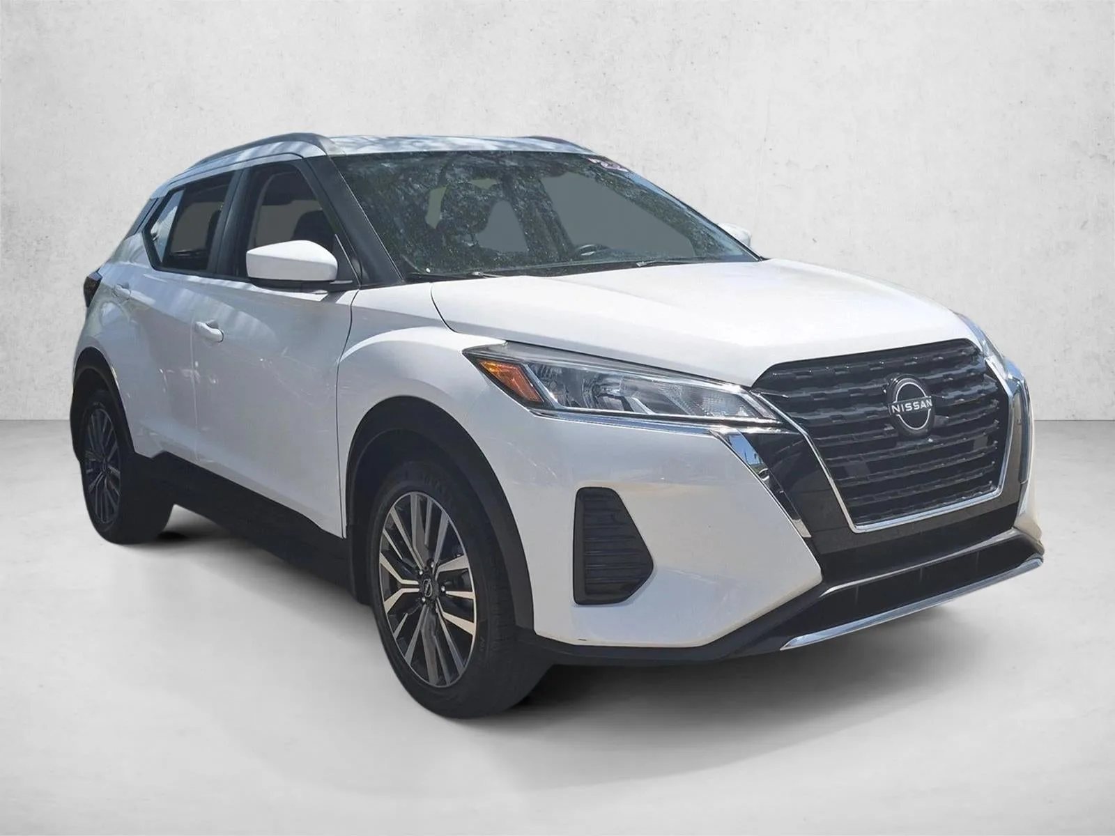 2022 Nissan Kicks SV FWD photo 3