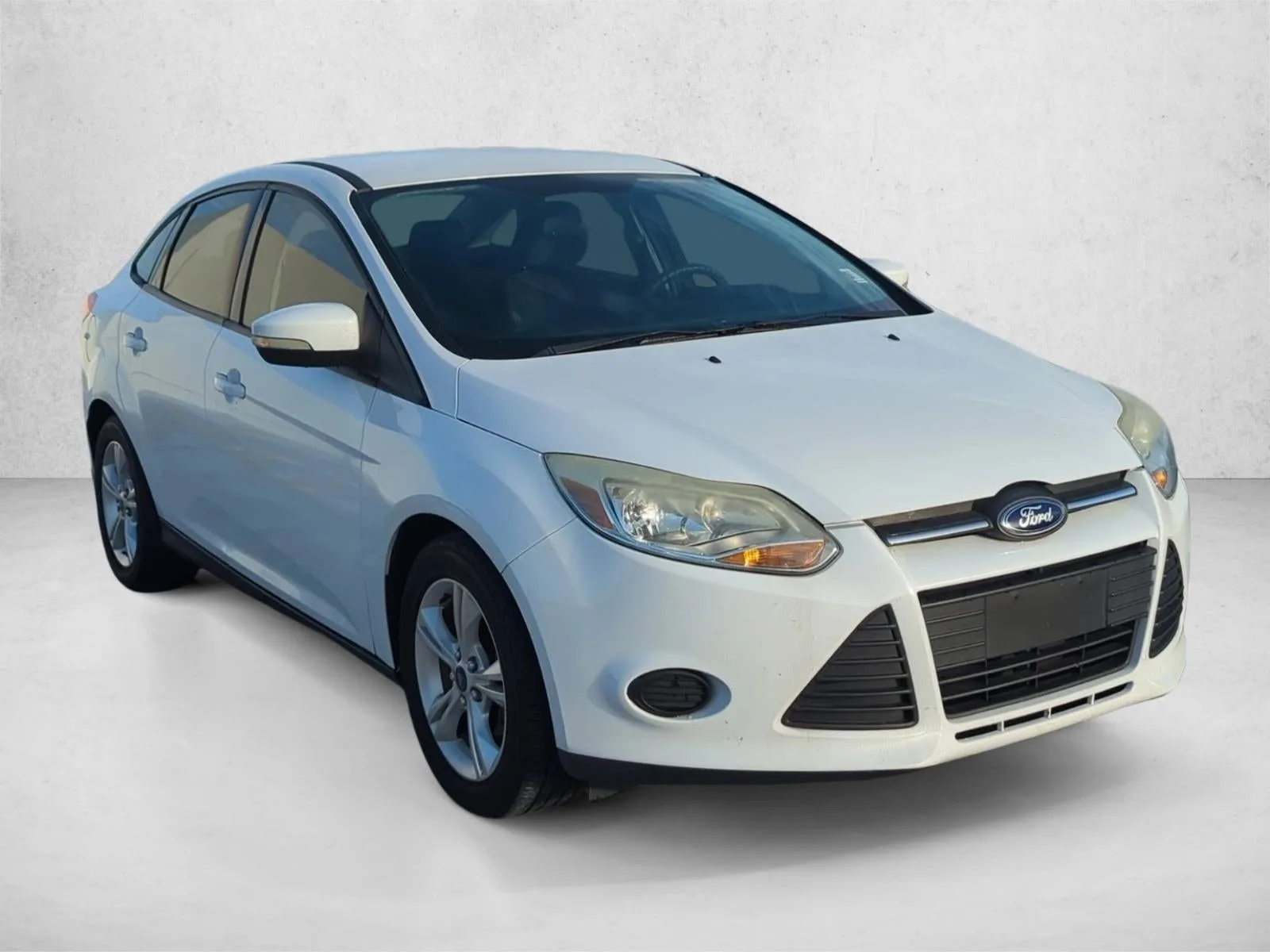 2013 Ford Focus 4dr Sdn SE photo 3