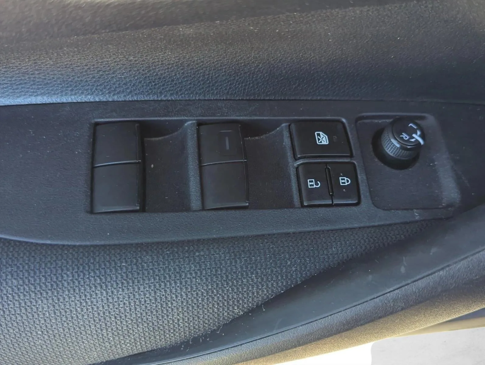 2024 Toyota Corolla LE CVT (Natl) photo 8