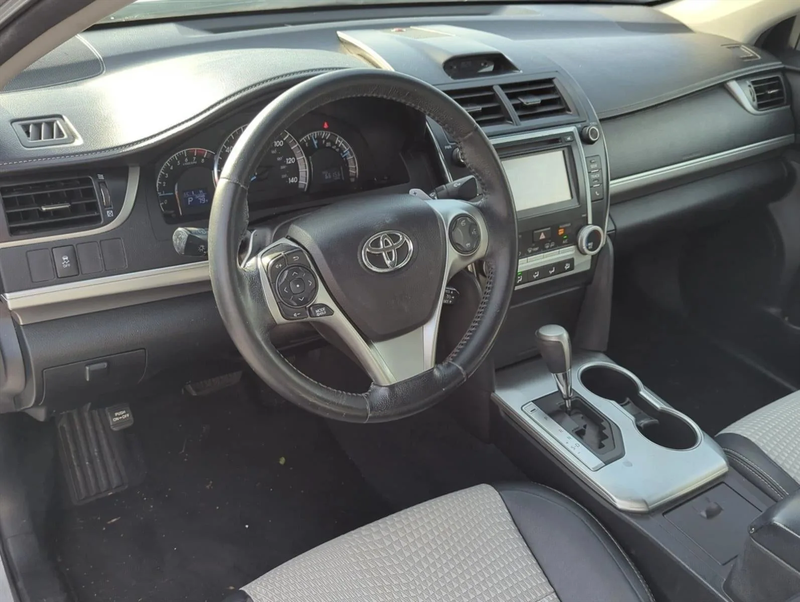 2014 Toyota Camry 4dr Sdn I4 Auto SE Sport (Natl) *Ltd Avail* photo 9