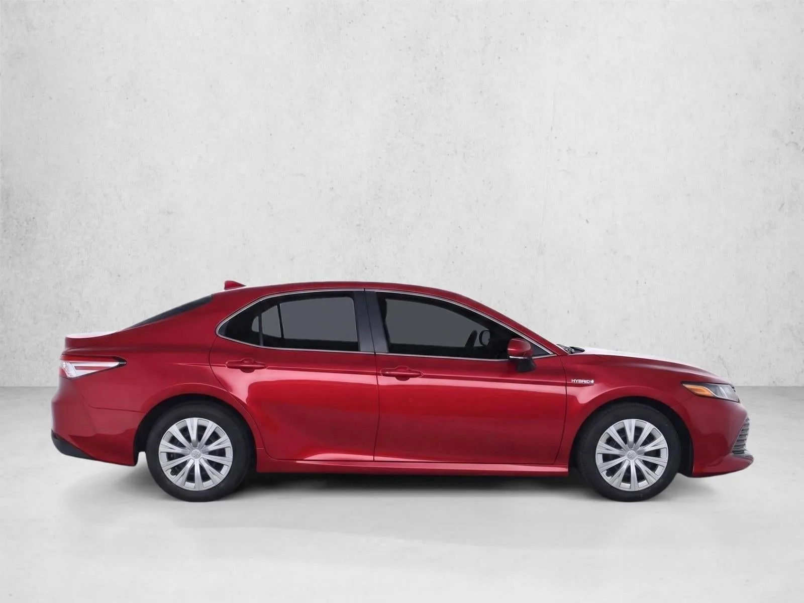 2019 Toyota Camry Hybrid LE CVT (Natl) photo 8