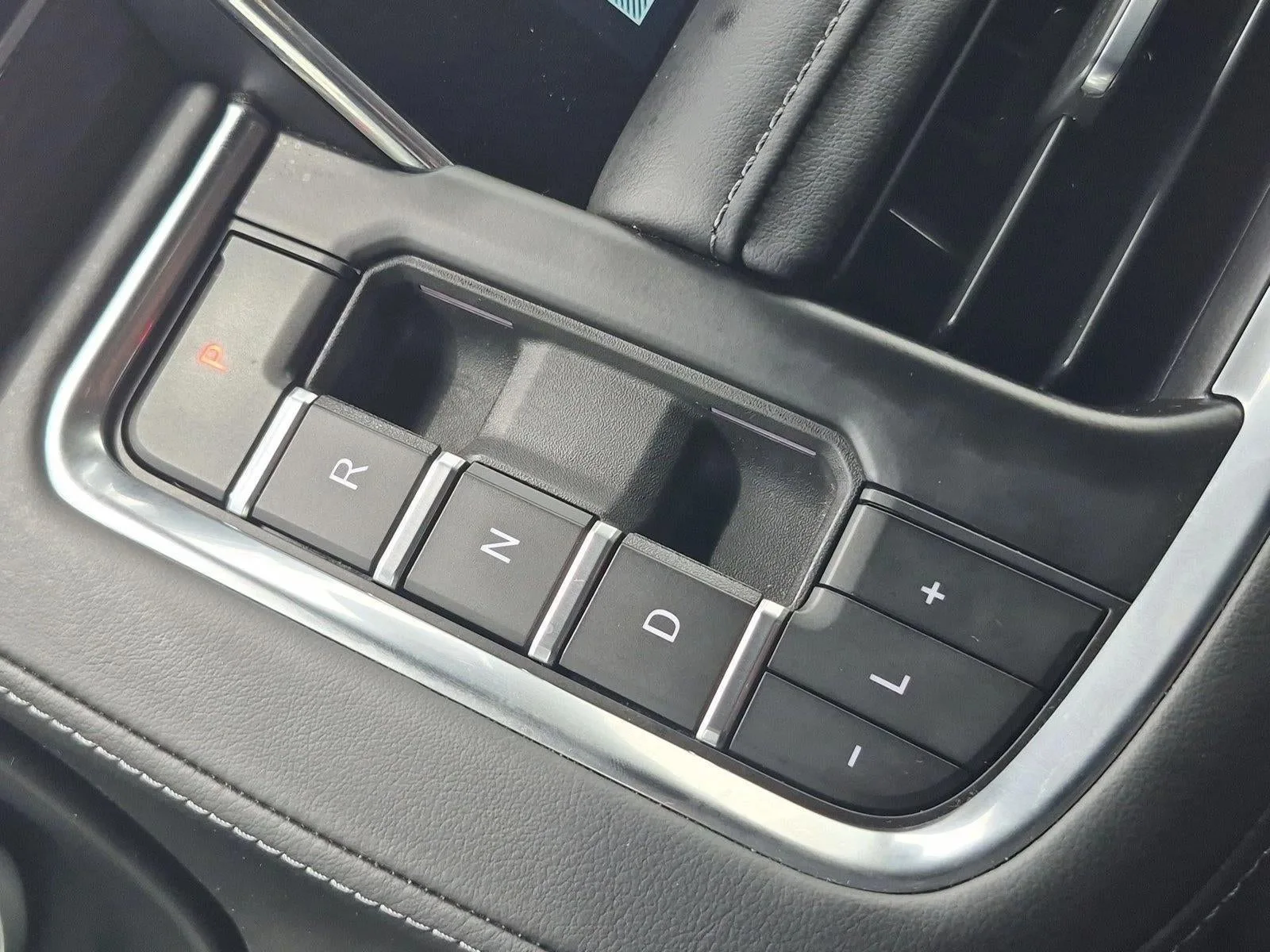 2024 Chevrolet Tahoe Z71 photo 12