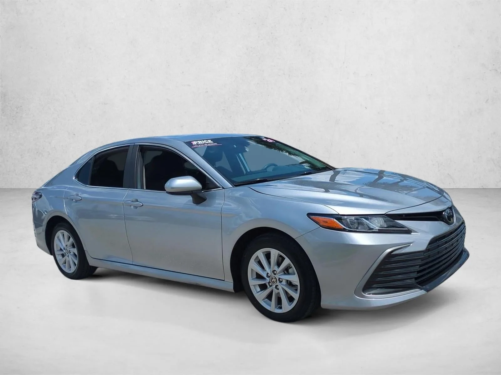 2024 Toyota Camry LE Auto (SE) photo 3