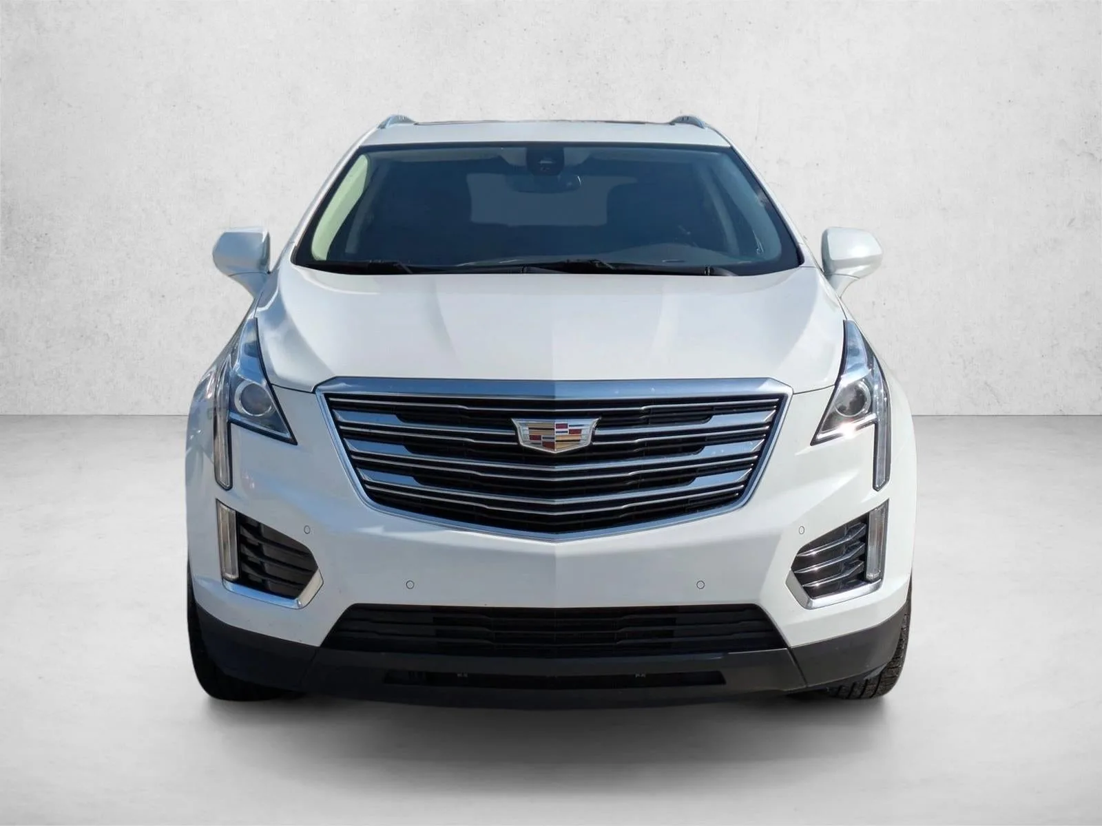 2019 Cadillac XT5 FWD 4dr Luxury photo 2