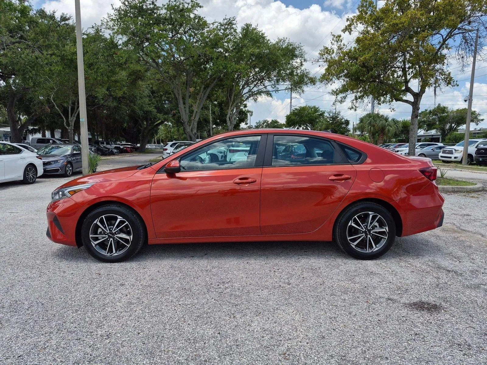 2022 Kia Forte LXS IVT photo 8