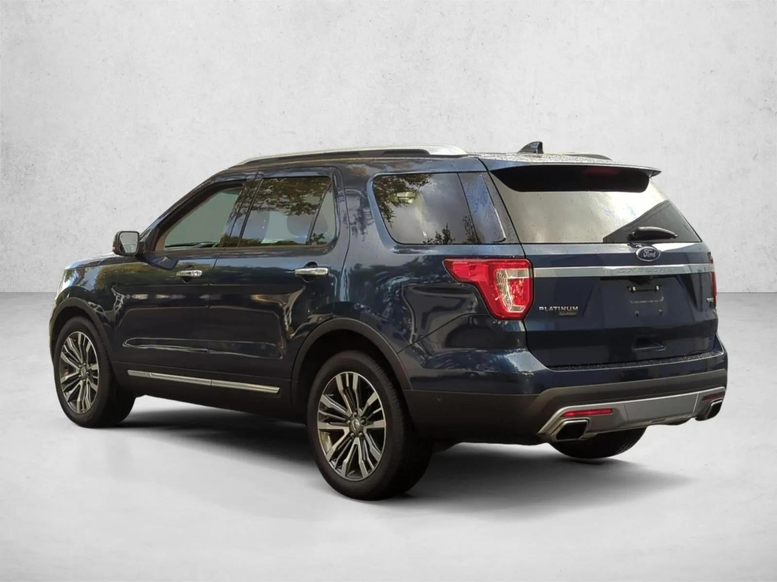 2016 Ford Explorer 4WD 4dr Platinum photo 7