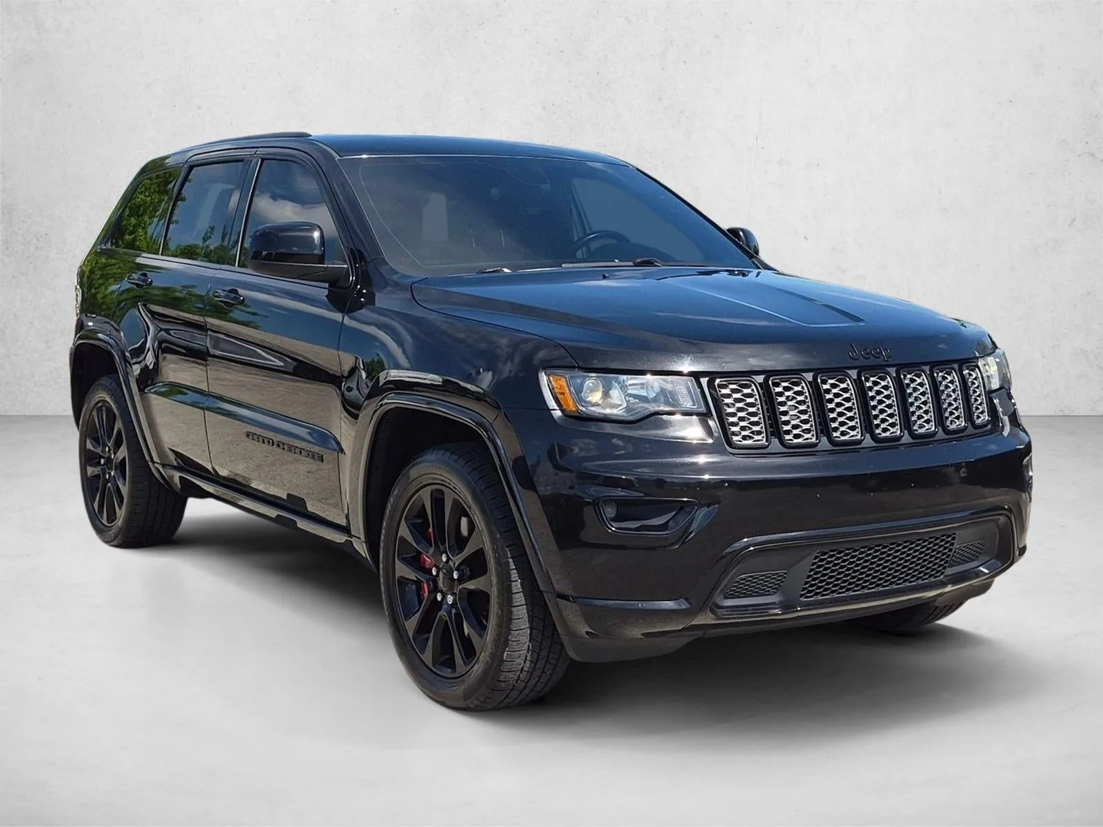 2021 Jeep Grand Cherokee Laredo X 4x4 photo 3