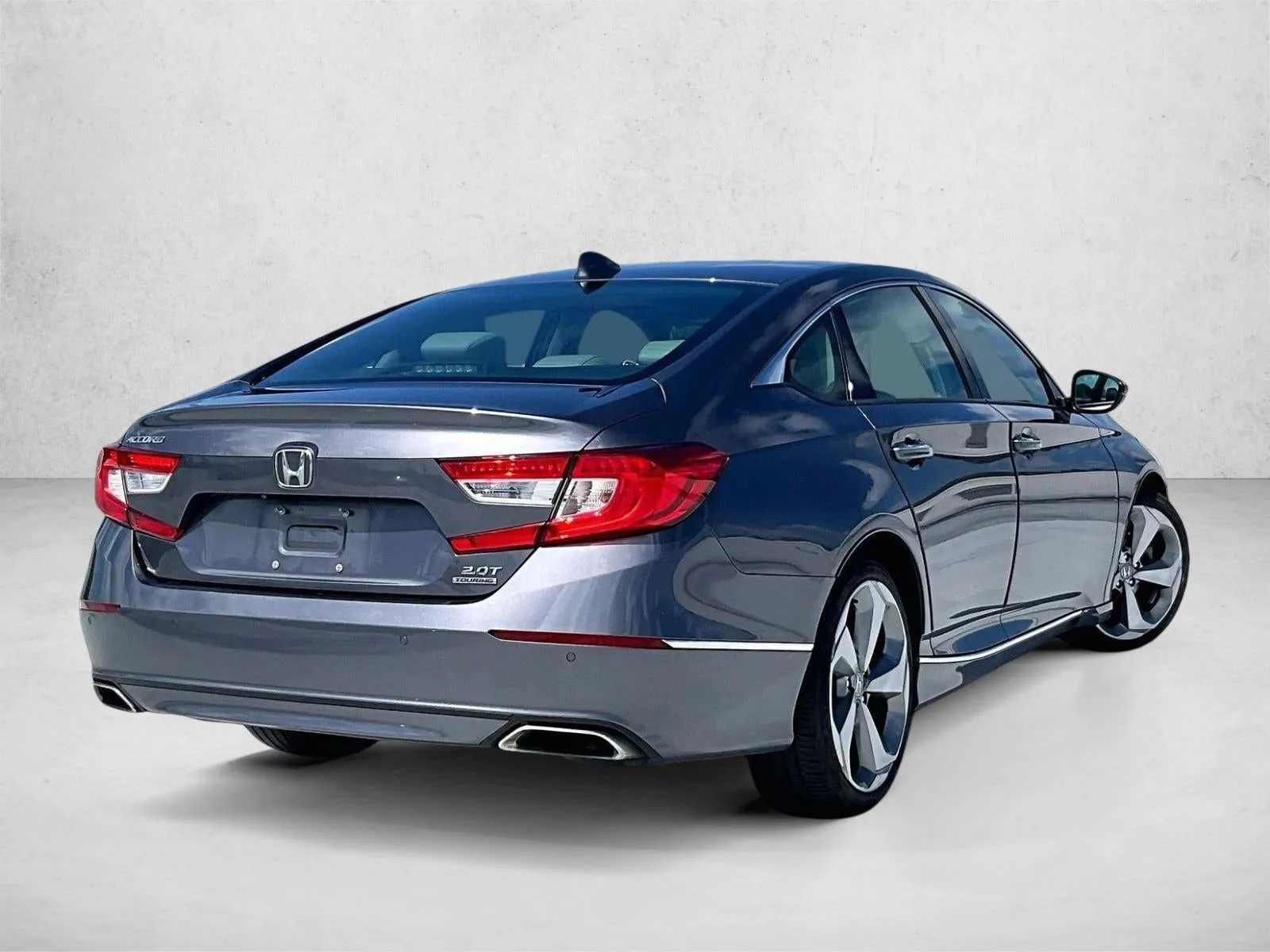 2019 Honda Accord Sedan Touring 2.0T photo 2